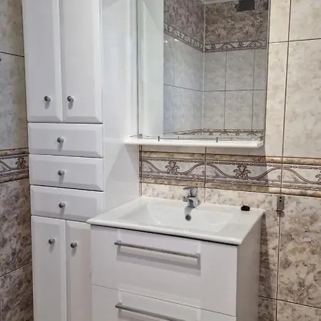 - Roza Wiatrow 2 * Władysławowo